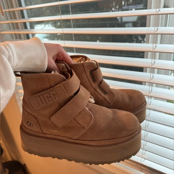 UGG Nuemel Platform Boots - Picture 1 of 7